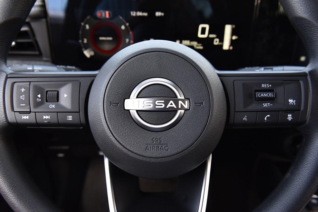 Nissan Kicks Vehicle Full-screen Gallery Image 20