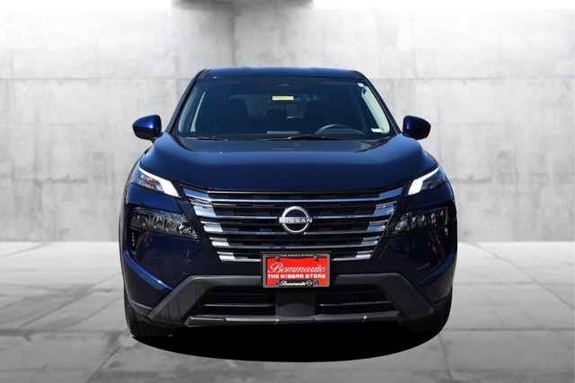 Nissan Rogue Vehicle Image 05