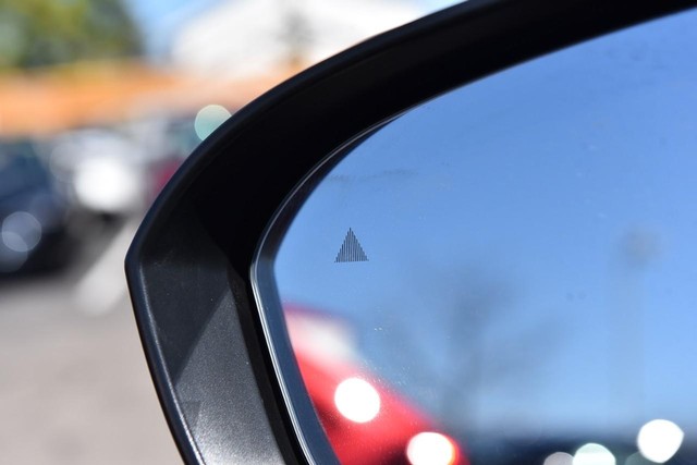 Nissan Rogue Vehicle Image 10