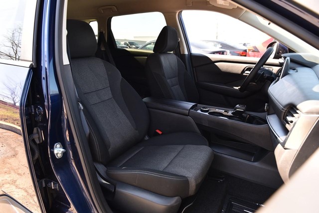 Nissan Rogue Vehicle Image 20