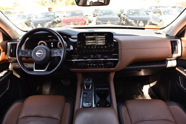 Nissan Pathfinder Vehicle Image 08