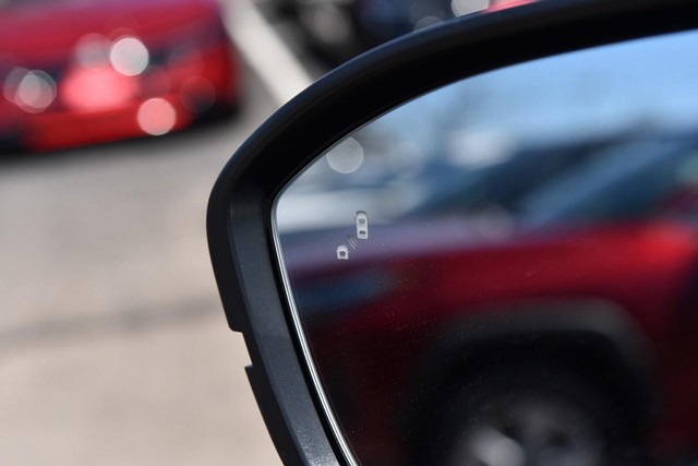 Nissan Pathfinder Vehicle Image 11