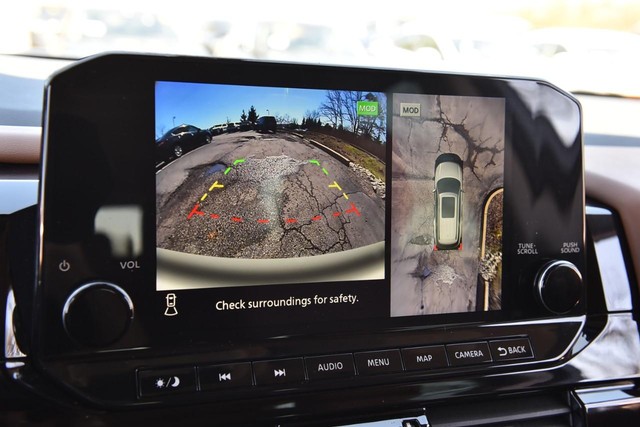 Nissan Pathfinder Vehicle Image 14