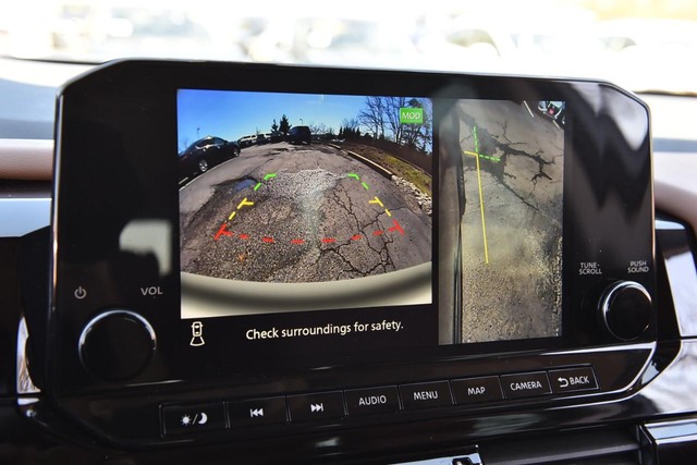 Nissan Pathfinder Vehicle Image 15