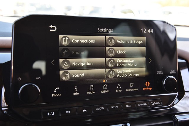 Nissan Pathfinder Vehicle Image 18