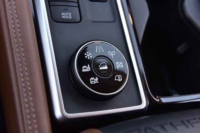 Nissan Pathfinder Vehicle Image 22