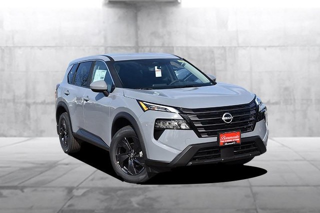 Nissan Rogue Vehicle Full-screen Gallery Image 2