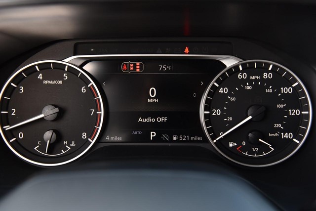 Nissan Rogue Vehicle Full-screen Gallery Image 12