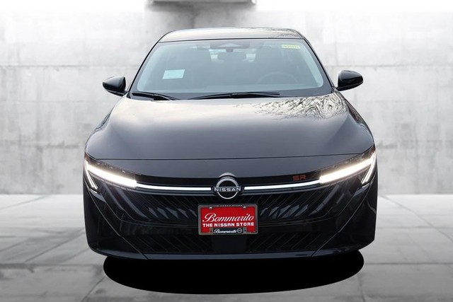 Nissan Sentra Vehicle Image 04