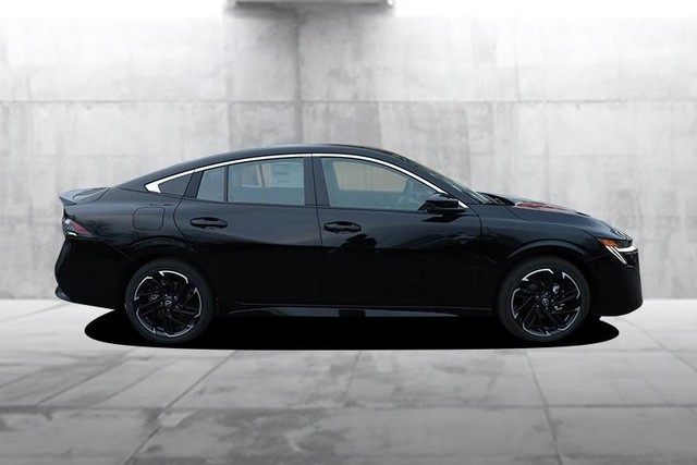 Nissan Sentra Vehicle Image 05