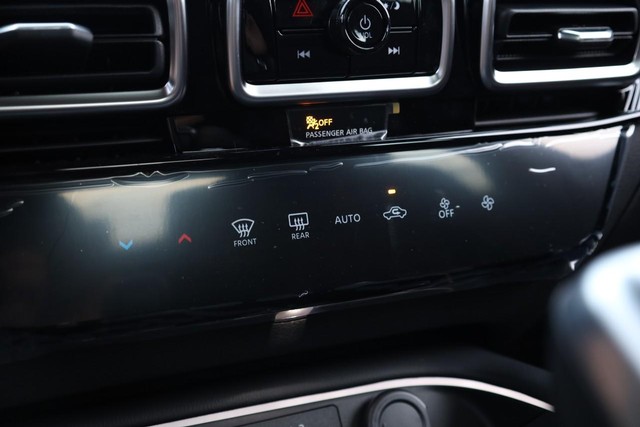 Nissan Sentra Vehicle Image 14