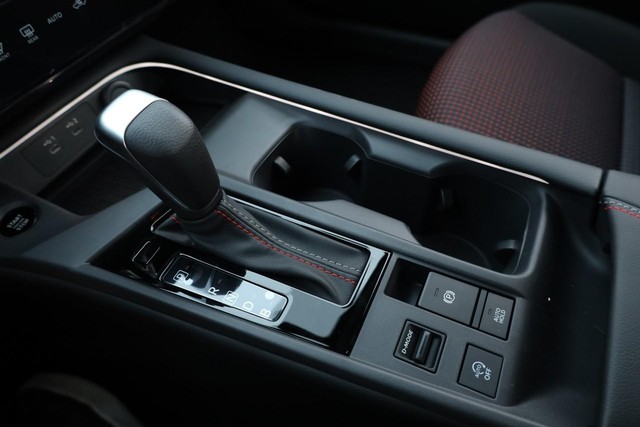 Nissan Sentra Vehicle Image 16