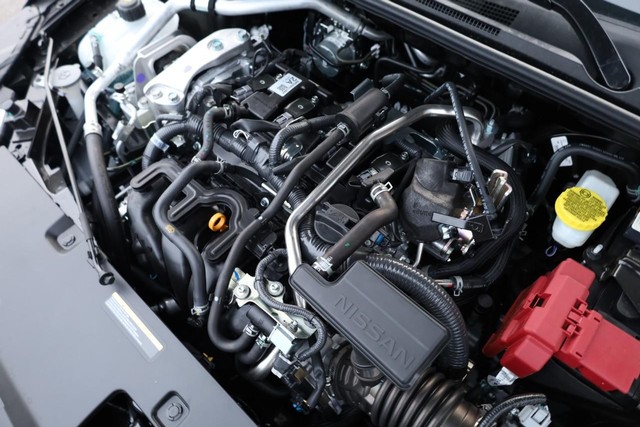 Nissan Sentra Vehicle Image 26