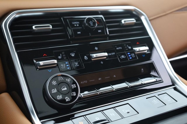 Nissan Armada Vehicle Image 16