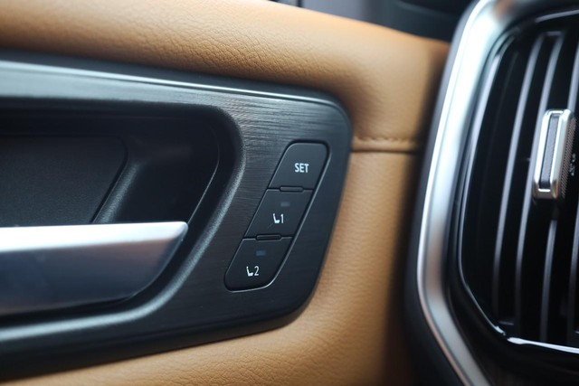 Nissan Armada Vehicle Image 20