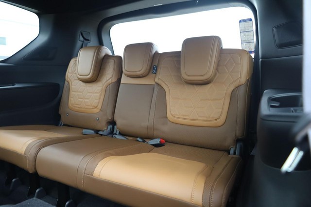 Nissan Armada Vehicle Image 30