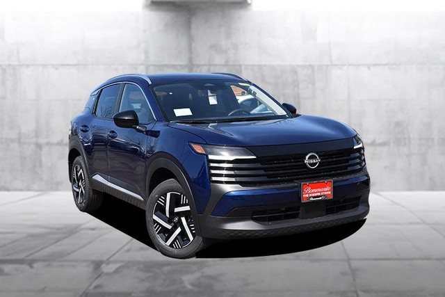 Nissan Kicks Vehicle Full-screen Gallery Image 2