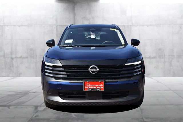 Nissan Kicks Vehicle Full-screen Gallery Image 4