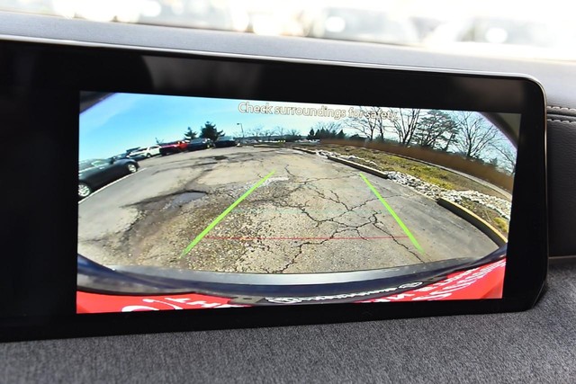 Nissan Kicks Vehicle Full-screen Gallery Image 13