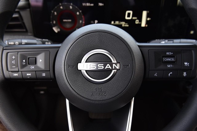 Nissan Kicks Vehicle Full-screen Gallery Image 20