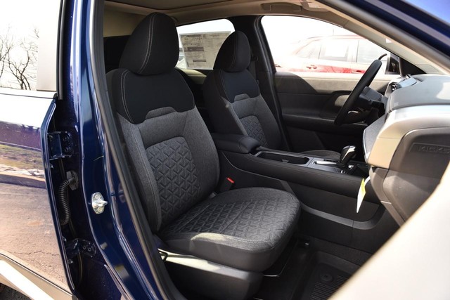 Nissan Kicks Vehicle Full-screen Gallery Image 22