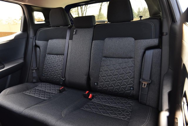 Nissan Kicks Vehicle Full-screen Gallery Image 24