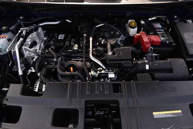 Nissan Kicks Vehicle Full-screen Gallery Image 27