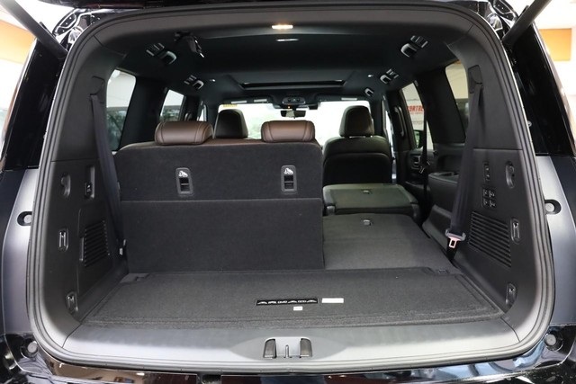 Nissan Armada Vehicle Image 09
