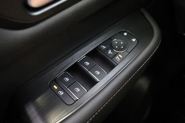 Nissan Armada Vehicle Image 22