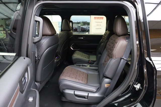 Nissan Armada Vehicle Image 26