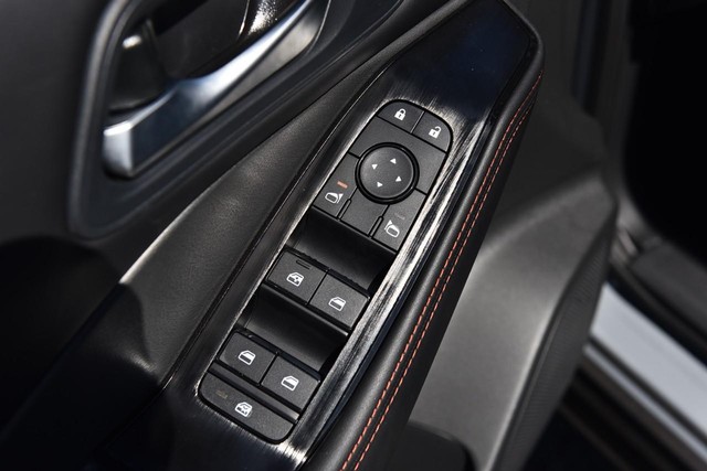 Nissan Rogue Vehicle Image 09