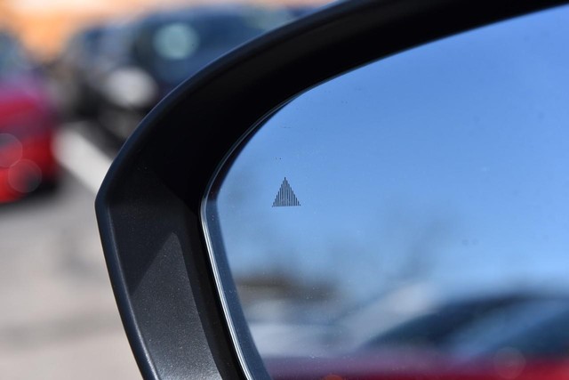 Nissan Rogue Vehicle Image 11