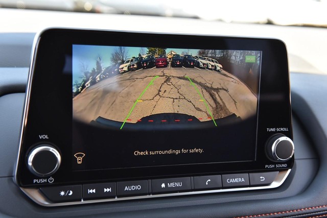 Nissan Rogue Vehicle Image 17