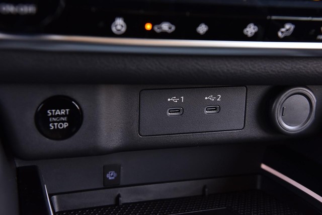 Nissan Rogue Vehicle Image 20