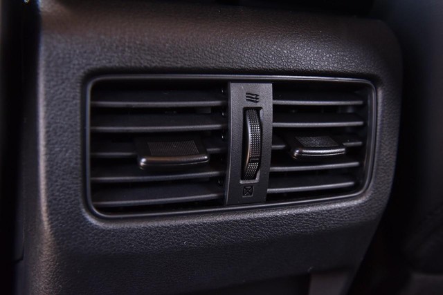 Nissan Rogue Vehicle Image 26