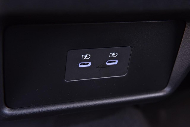 Nissan Rogue Vehicle Image 27