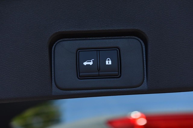 Nissan Rogue Vehicle Image 29