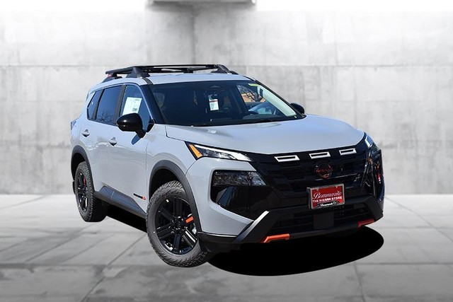 Nissan Rogue Vehicle Full-screen Gallery Image 2