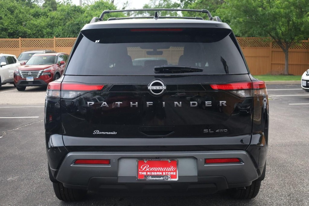 Nissan Pathfinder Vehicle Image 06