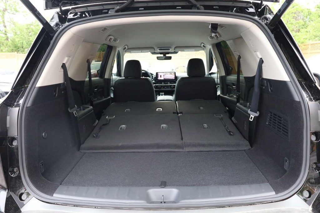 Nissan Pathfinder Vehicle Image 09