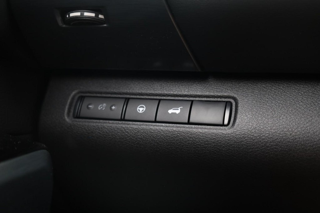 Nissan Pathfinder Vehicle Image 19