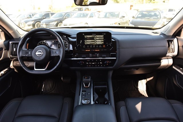 Nissan Pathfinder Vehicle Image 08