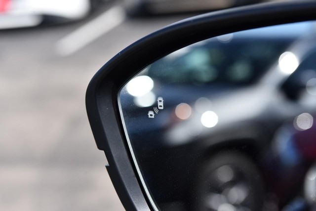 Nissan Pathfinder Vehicle Image 10