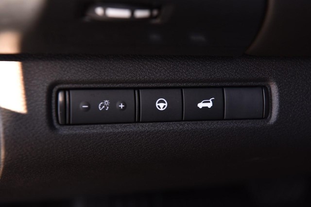 Nissan Pathfinder Vehicle Image 11