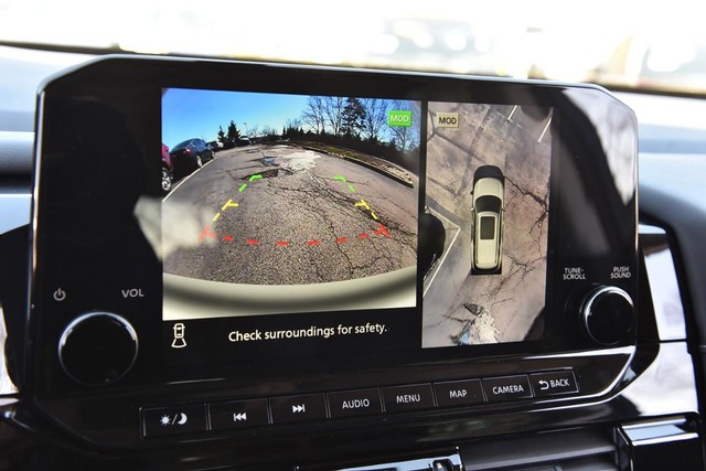 Nissan Pathfinder Vehicle Image 13