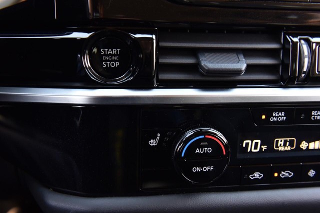 Nissan Pathfinder Vehicle Image 18