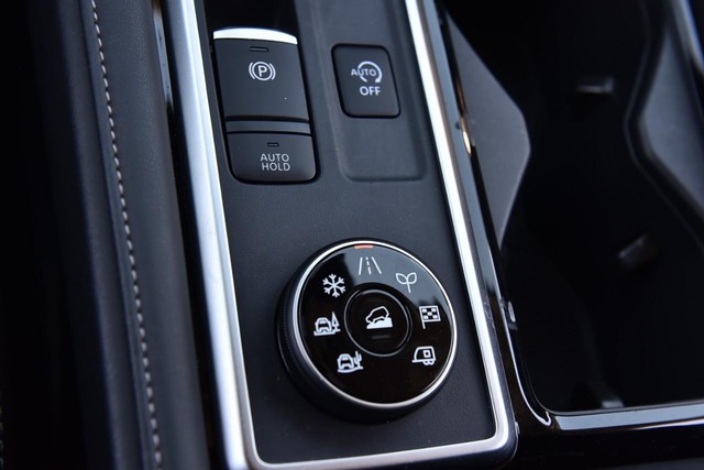 Nissan Pathfinder Vehicle Image 21