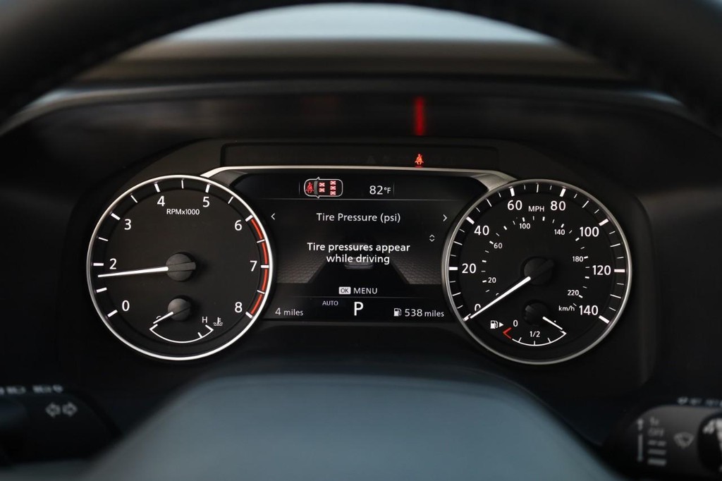 Nissan Rogue Vehicle Image 12