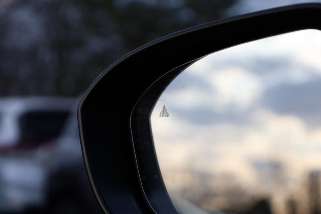 Nissan Rogue Vehicle Image 21