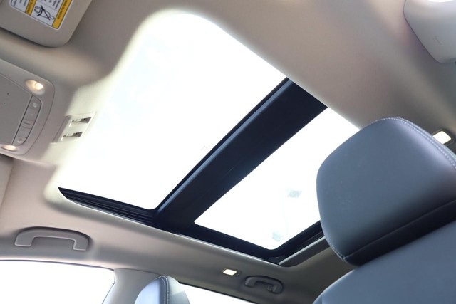 Nissan Murano Vehicle Image 11